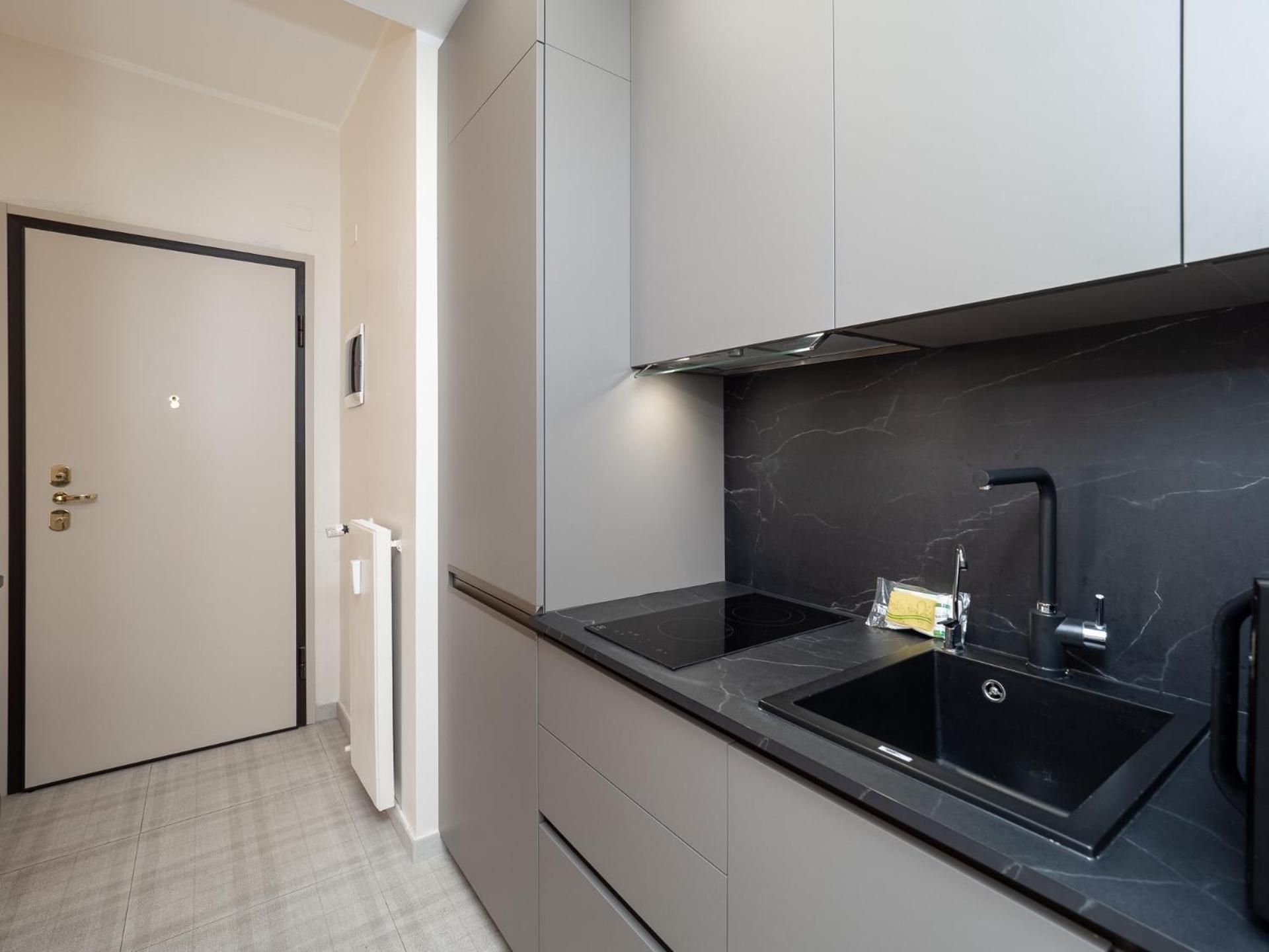 דירות מילאנו Stylish Flat With Balcony - 15 Min To Duomo מראה חיצוני תמונה